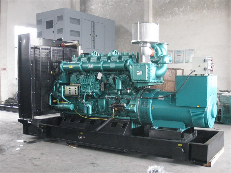通江200KW 柴油发电机的油耗是多少?
